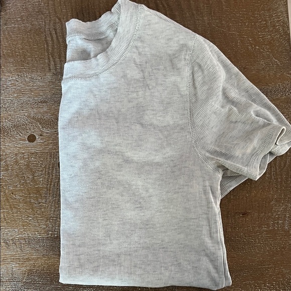 Vuori Tops - Vuori Pose Fitted Tshirt Heather Gray/white Small